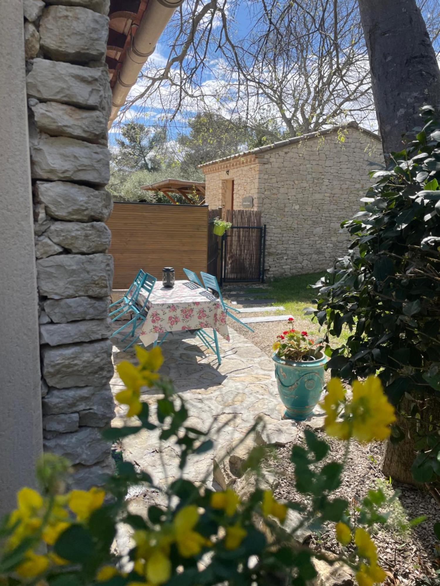 La Chambre Haute Et Son Spa Nîmes Exterior photo